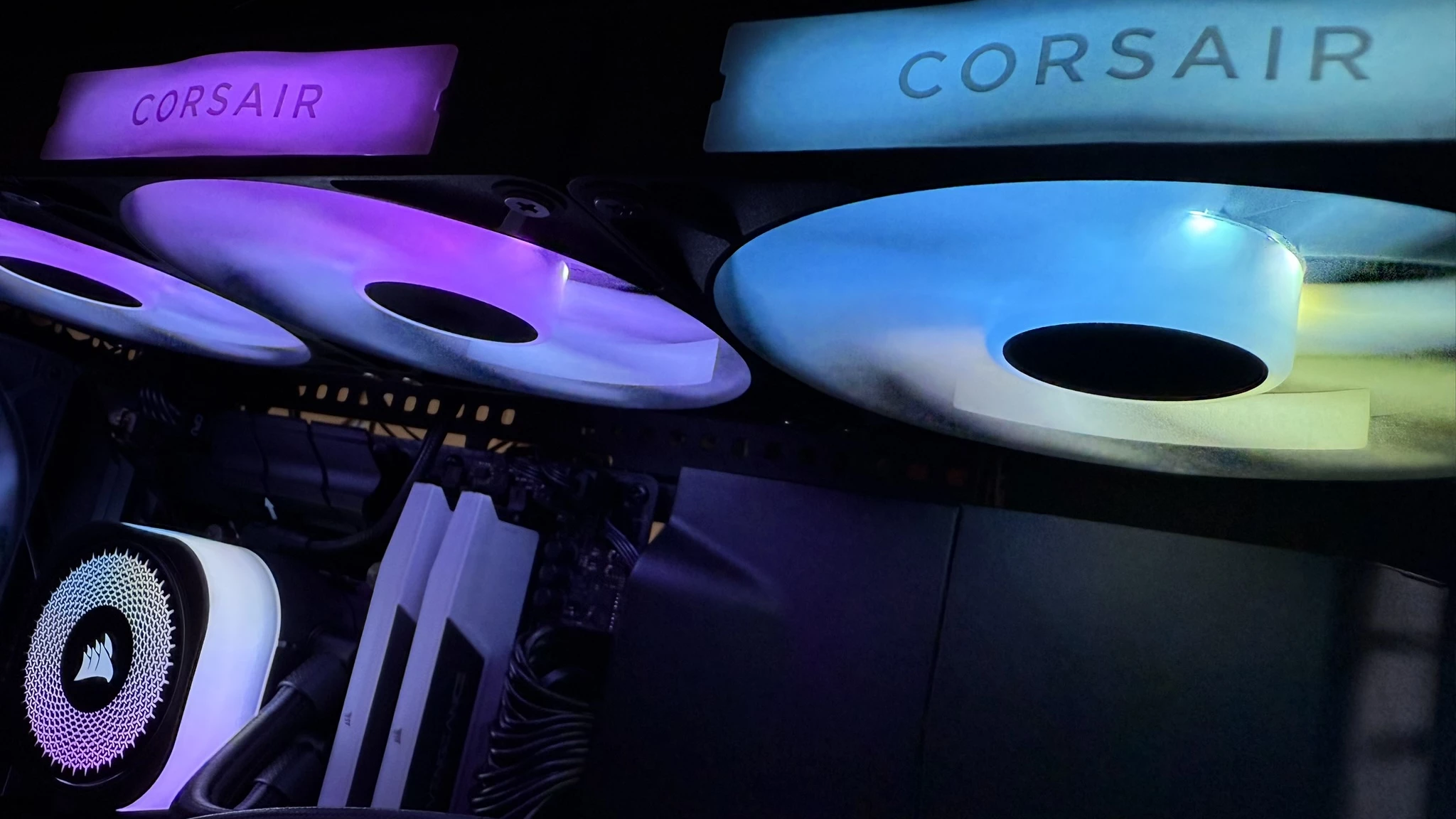 Kiptóbáltuk a Corsair csúcshűtőjét: iCUE Link Titan 420 RX RGB teszt kiptobaltuk-a-corsair-csucshutojet-icue-link-titan-420-rx-rgb-teszt