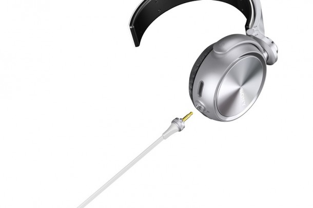 MDR-XB910_3