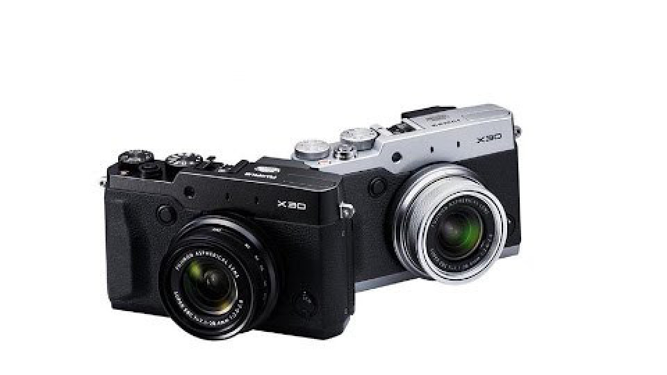 megjelent-a-fujifilm-x30-kameraja/2014/08/28