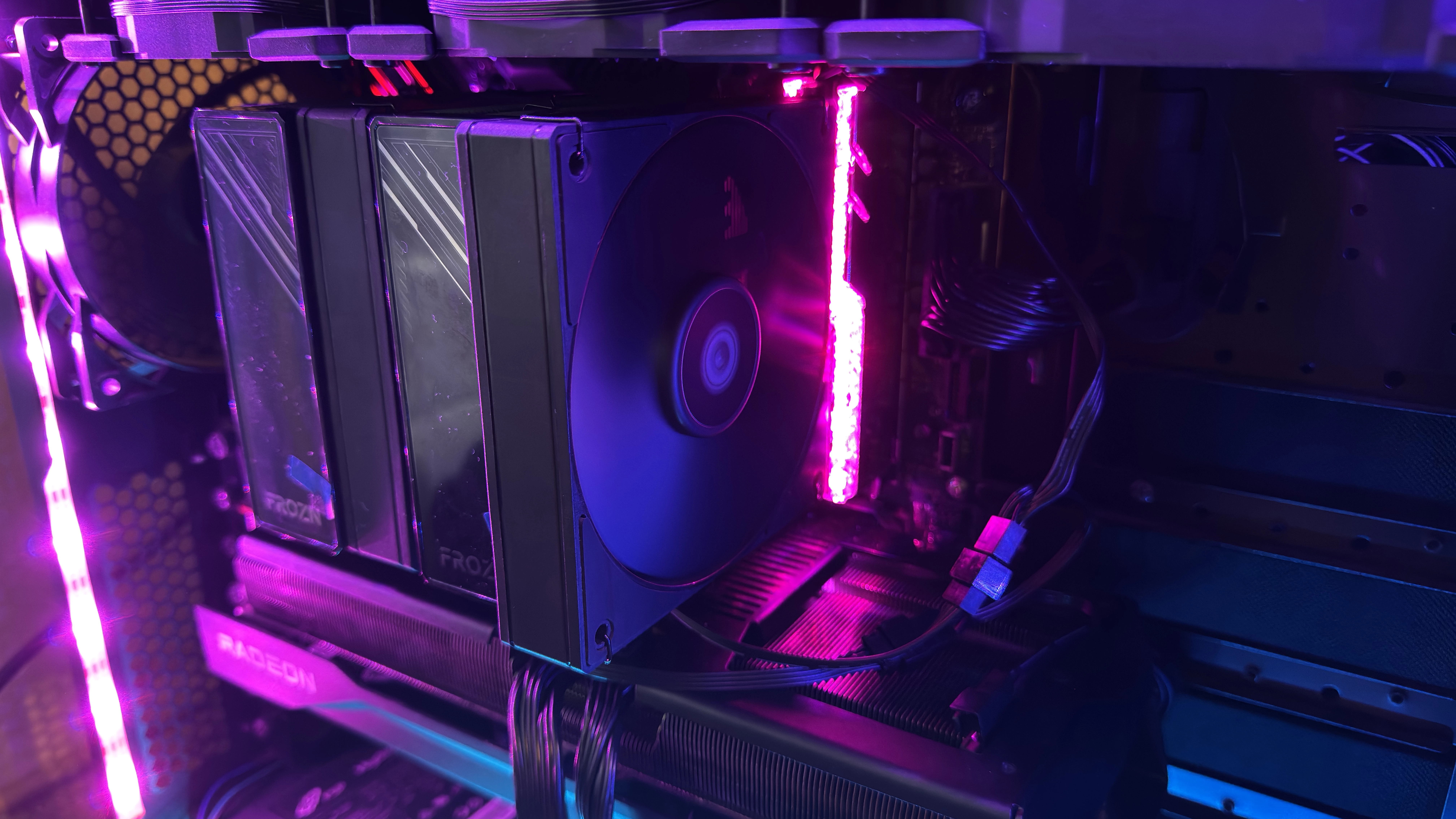 bitang-hutes-poton-penzert-id-cooling-frozn-a620-black-teszt