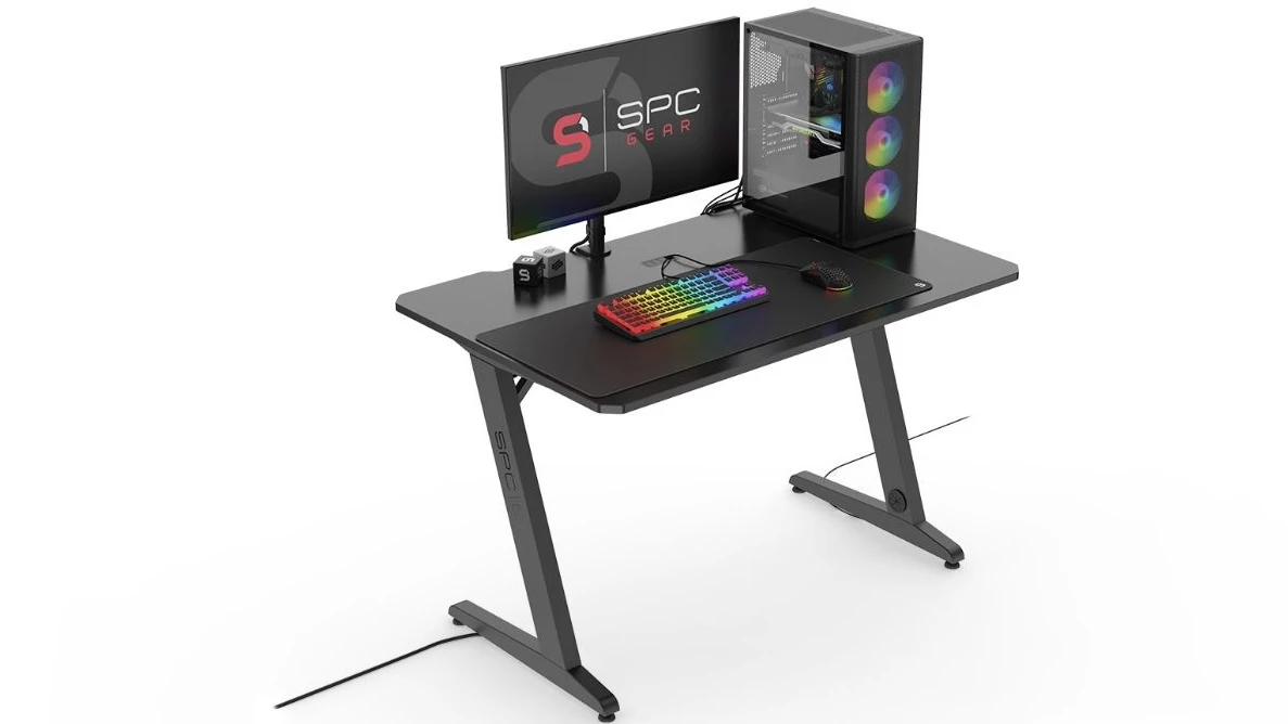 az-spc-gear-bemutatta-gd100-gamer-asztalat-es-atlas-100-monitor-allvanyat