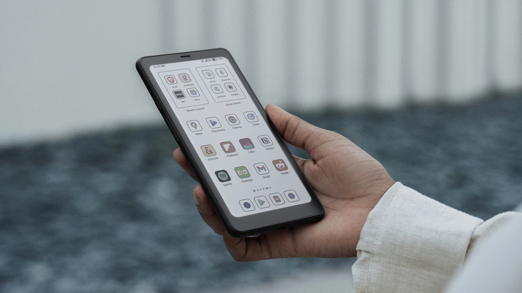 bemutatjuk-a-palma-2-prot-a-613-huvelykes-szines-mobil-epaper-mozgasban-levo-elethez